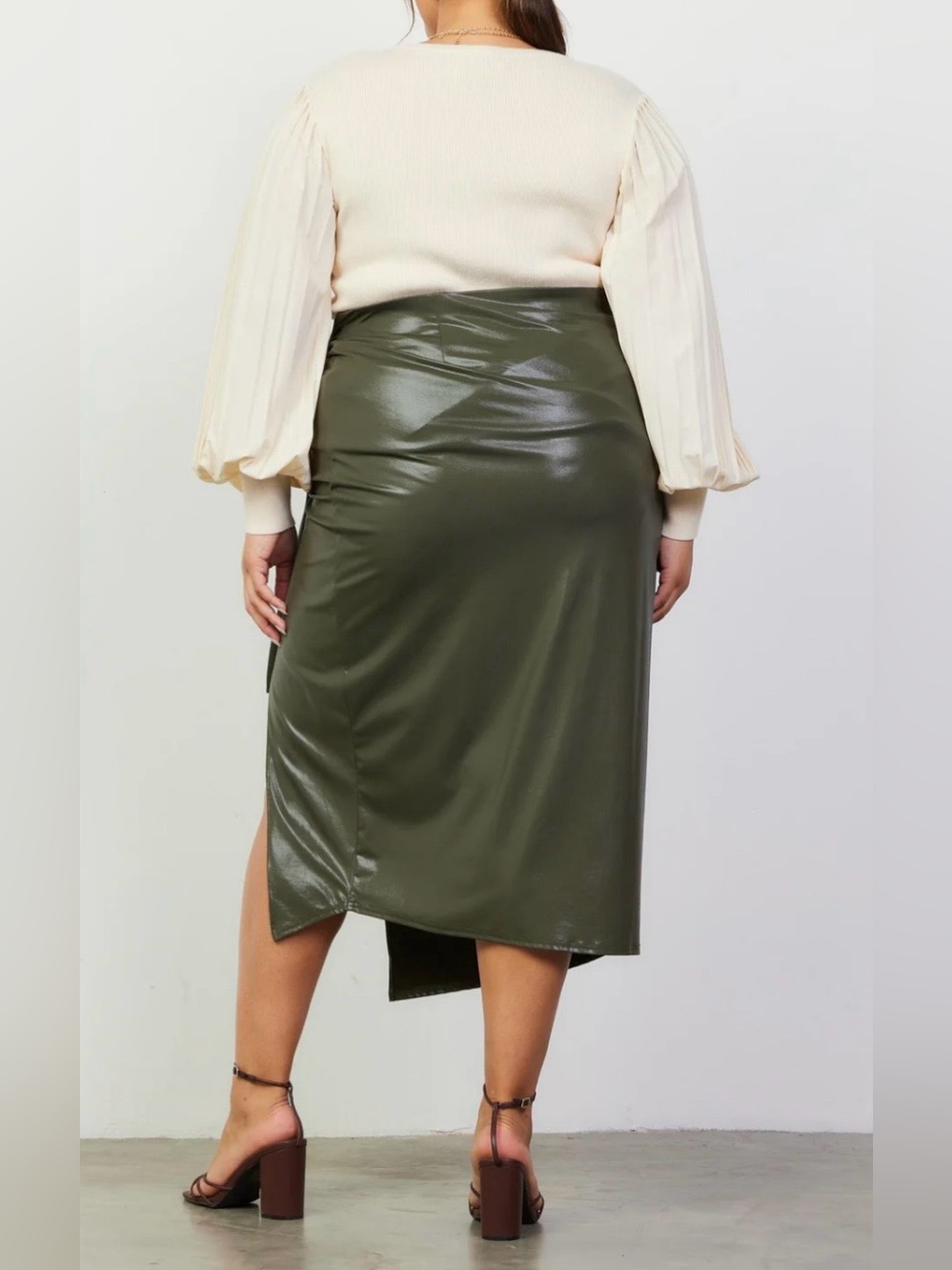 NWT olive green faux leather wrap ring detail midi skirt 1X date night plus size - Picture 3 of 12